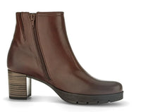 Load image into Gallery viewer, Esses Brown Ankle Boots
