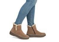 Load image into Gallery viewer, Aspen Brown Ankle Boots
