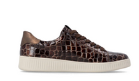Load image into Gallery viewer, Tipperary Croc Lace Ups
