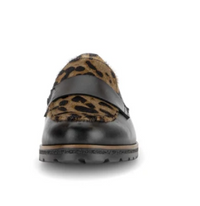 Load image into Gallery viewer, Elder Loafer

