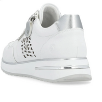 Load image into Gallery viewer, Dew White Lace Ups
