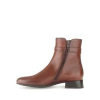 Load image into Gallery viewer, Fact Brown Ankle Boots
