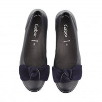 Load image into Gallery viewer, Salerna Navy Leather and Suede Pumps
