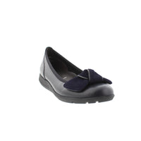 Load image into Gallery viewer, Salerna Navy Leather and Suede Pumps
