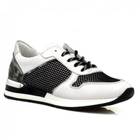 Load image into Gallery viewer, Della White/Black Lace Ups
